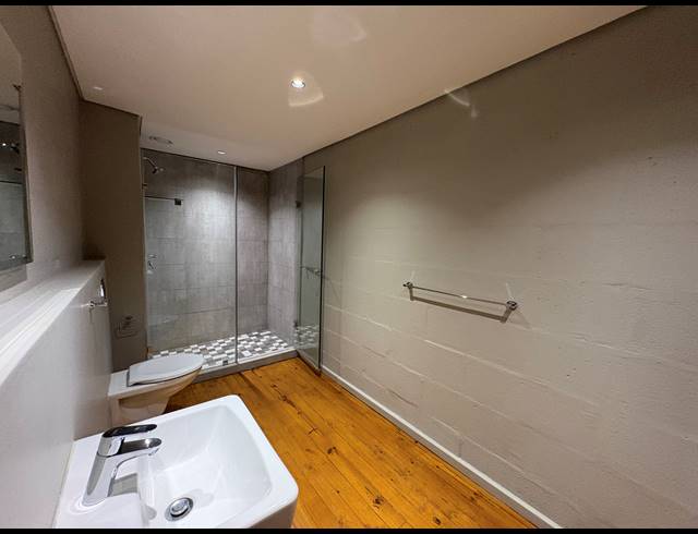 2 BEDROOM APARTMENT TO LET IN BALLITO CENTRAL